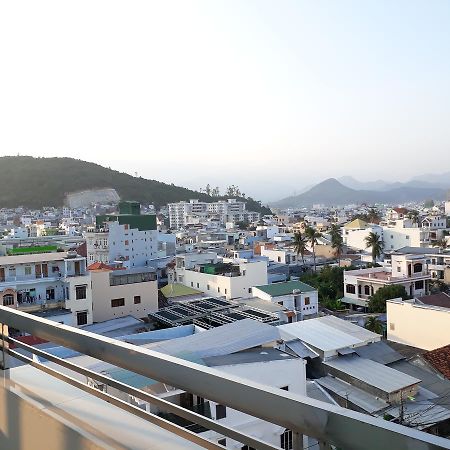 Duy Huy Hotel & Apartment Нячанг Екстер'єр фото