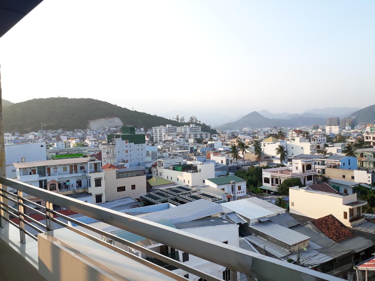 Duy Huy Hotel & Apartment Нячанг Екстер'єр фото